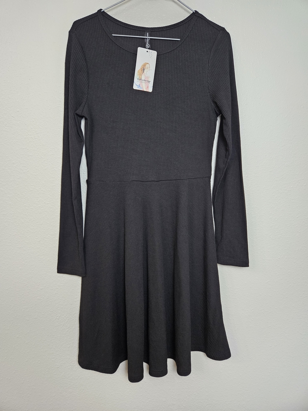 Black Long Sleeve Ribbed Skater Dress - Classic Everyday Style Size M